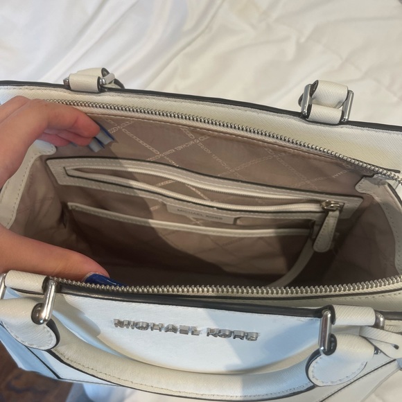 MICHEAL KORS PRISM LARGE LEATHER SATCHEL IN OPTIC WHITE - Picture 7 of 14